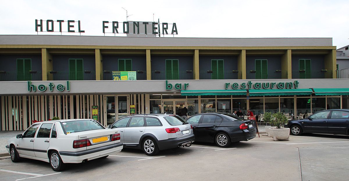 First Thumbnail label